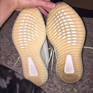 Butter Ball Yeezy size 9’s